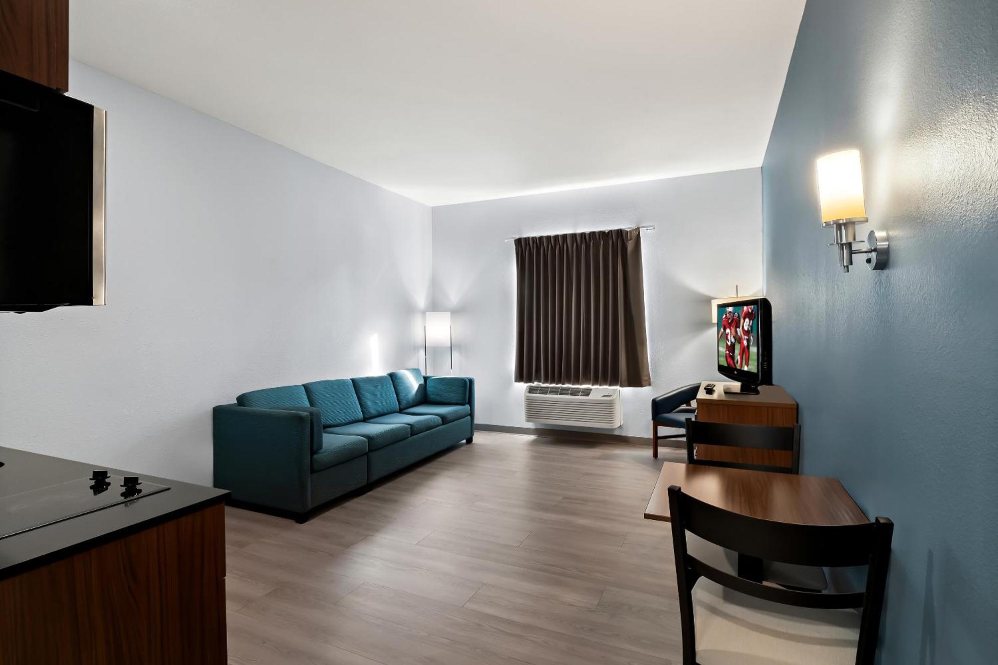 Hometowne Studios By Red Roof East Lansing - Okemos Dış mekan fotoğraf